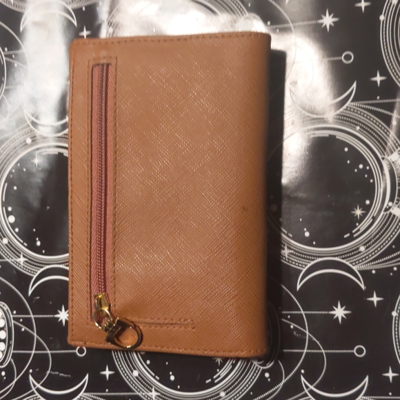 Vintage SALVATORE FERRAGAMO Tan Brown Genuine Leather Wallet w/ Gold Clasp - Picture 7 of 8